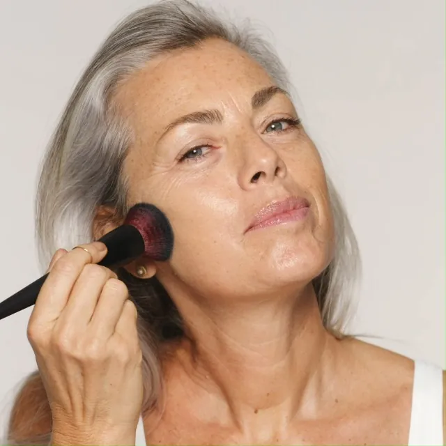 Revlon ColorStay 150 Buff Foundation Review image 7