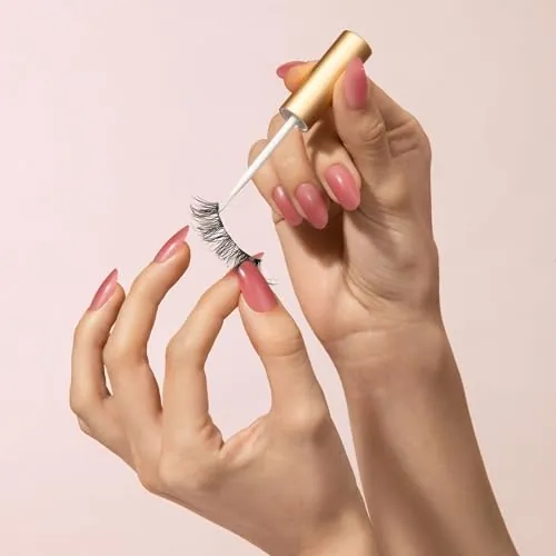 KISS Lash Adhesive Review: Clear Lash Glue for Strip Lashes image 3