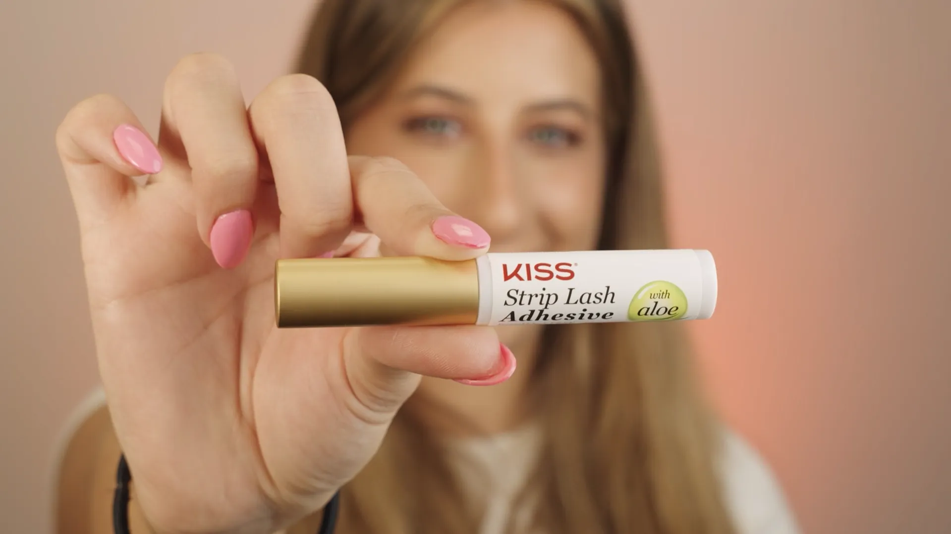 KISS Lash Adhesive Review: Clear Lash Glue for Strip Lashes image 7