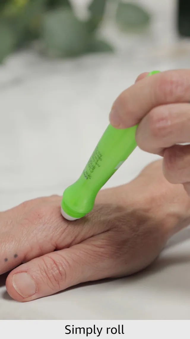Garnier Clearly Brighter Anti-Puff Eye Roller Review image 6