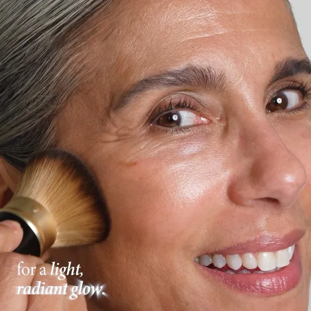Laura Geller Baked Balance-N-Glow Foundation Review image 7