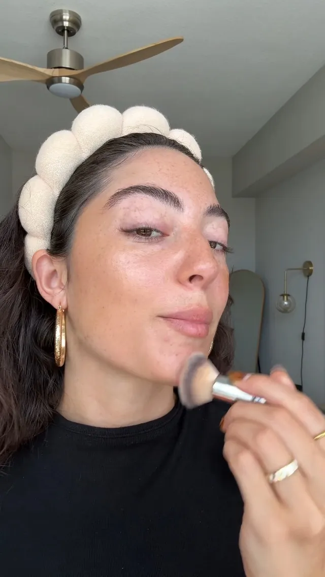 Vichy Mineral 89 Booster Review: Hydrating Face Serum image 7