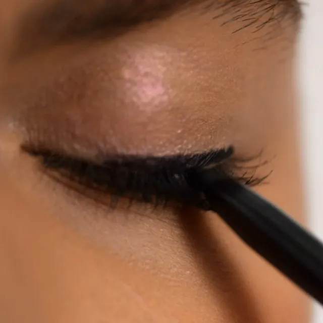 e.l.f. No Budge Retractable Eyeliner Review image 7