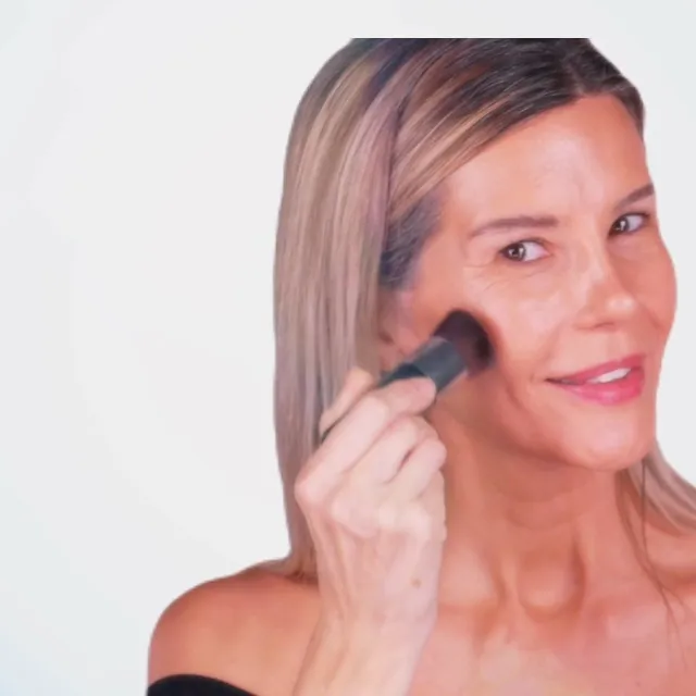 Jerome Alexander MagicMinerals AirBrush Foundation Review image 7